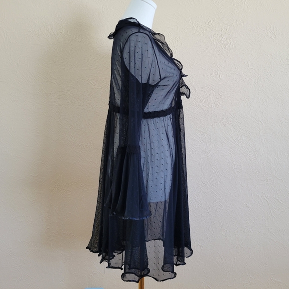 Divance | Ruffled Black Mesh Cover - Picture 7 of 9